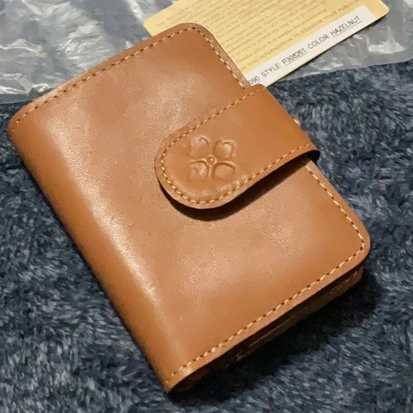 Patricia Nash Leather Wallet. Hazelnut - Picture 8 of 9